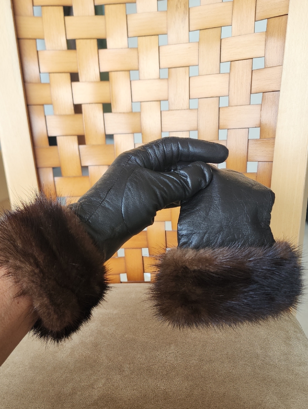 Brown Mink Fur-Trim Italian Leather Glove with Cashmere Lining Size 6